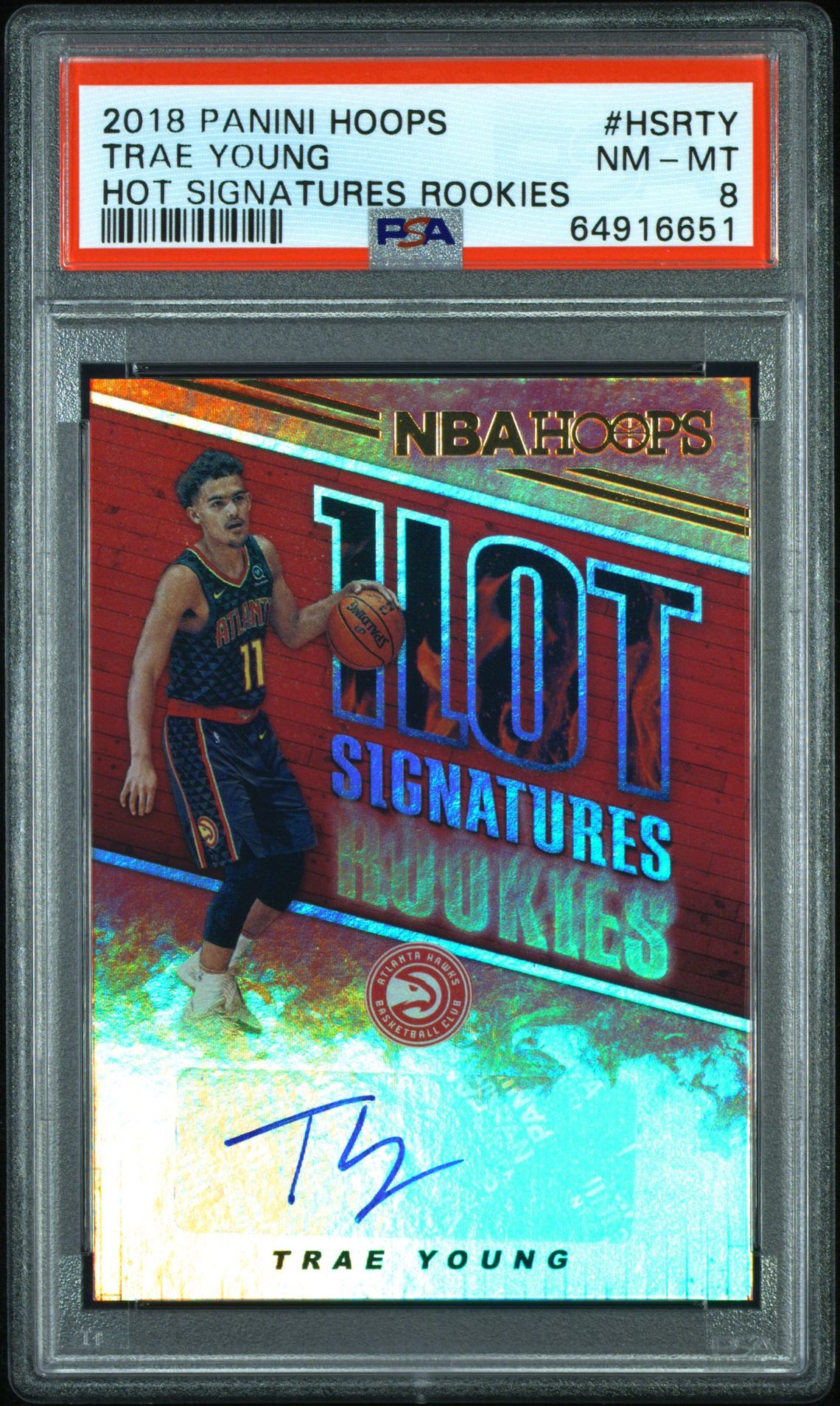 2018 Panini PANINI HOOPS HOT SIGNATURES ROOKIES #HSRTY Trae Young front