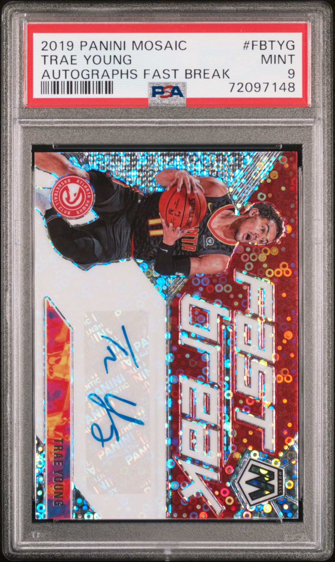 2019 Panini PANINI MOSAIC AUTOGRAPHS FAST BREAK #FBTYG Trae Young front
