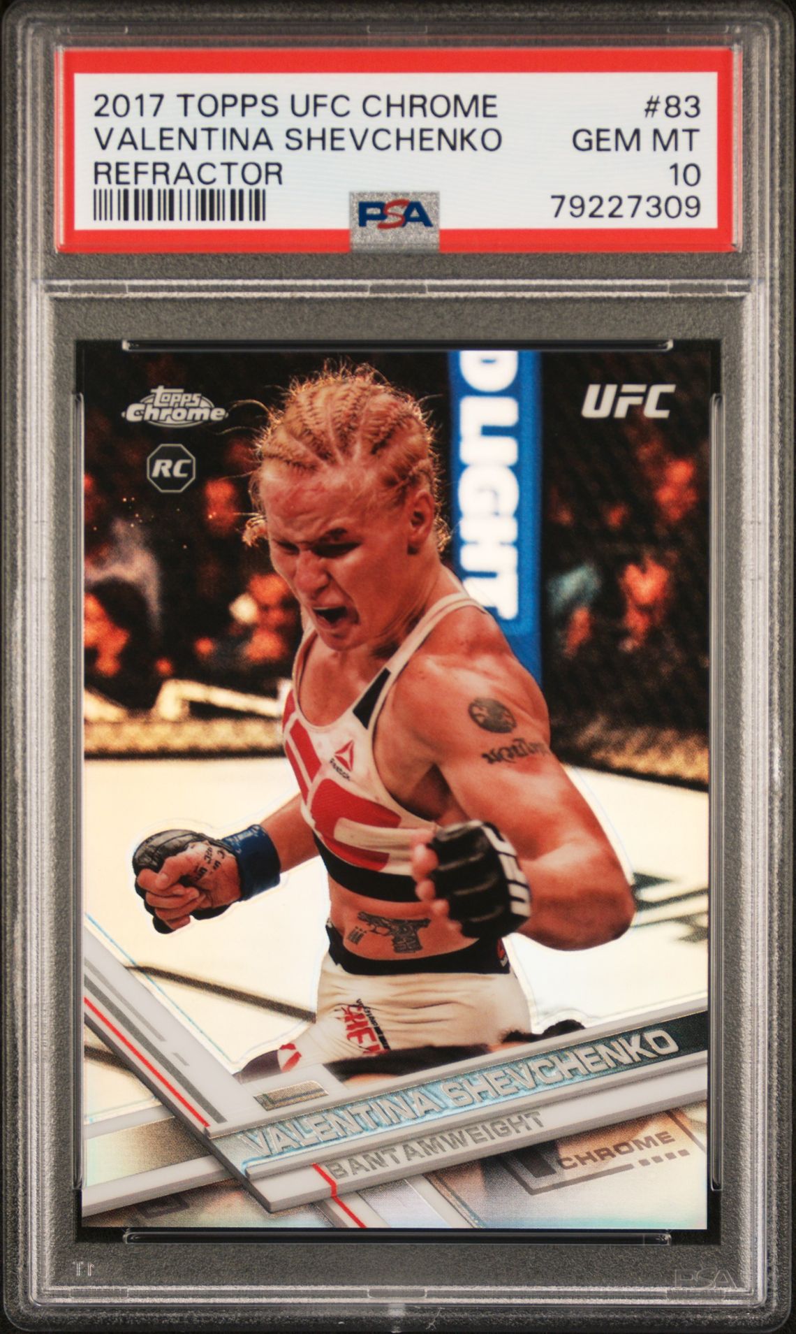 2017 Topps TOPPS UFC CHROME Refractor #83 Valentina Shevchenko front