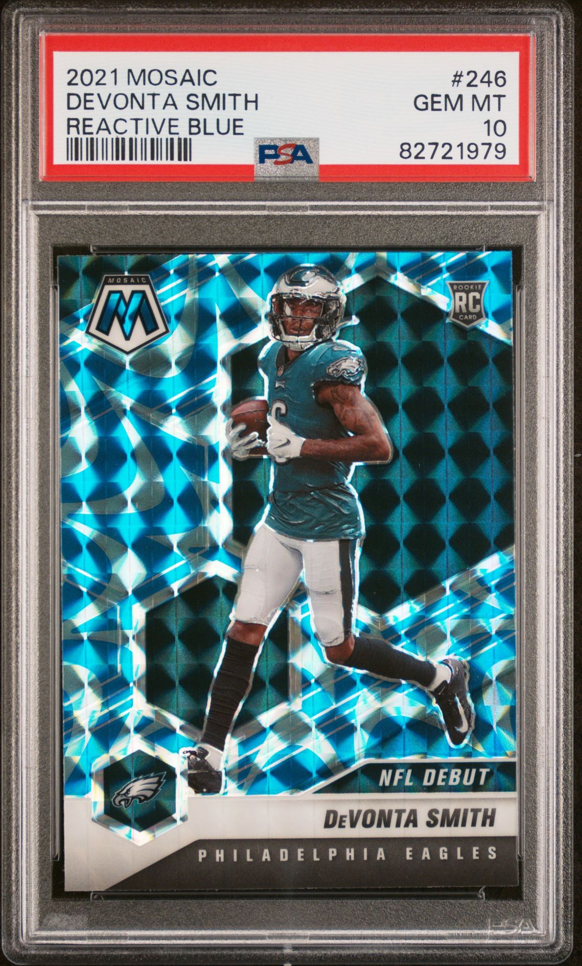 2021 Panini PANINI MOSAIC REACTIVE BLUE #246 Devonta Smith front