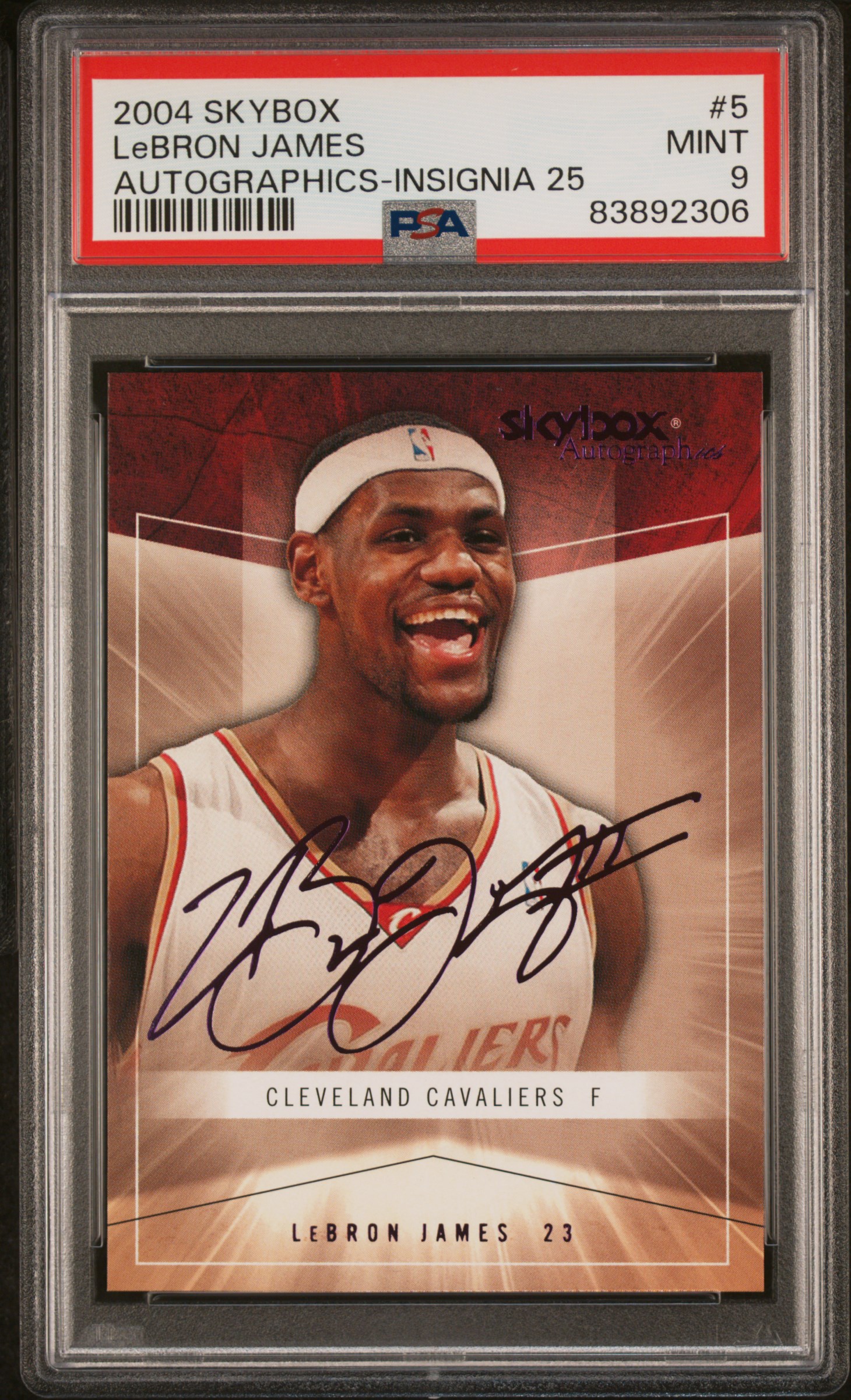 2004 SKYBOX AUTOGRAPHICS #5 LeBRON JAMES AUTOGRAPHICS-INSIGNIA 25