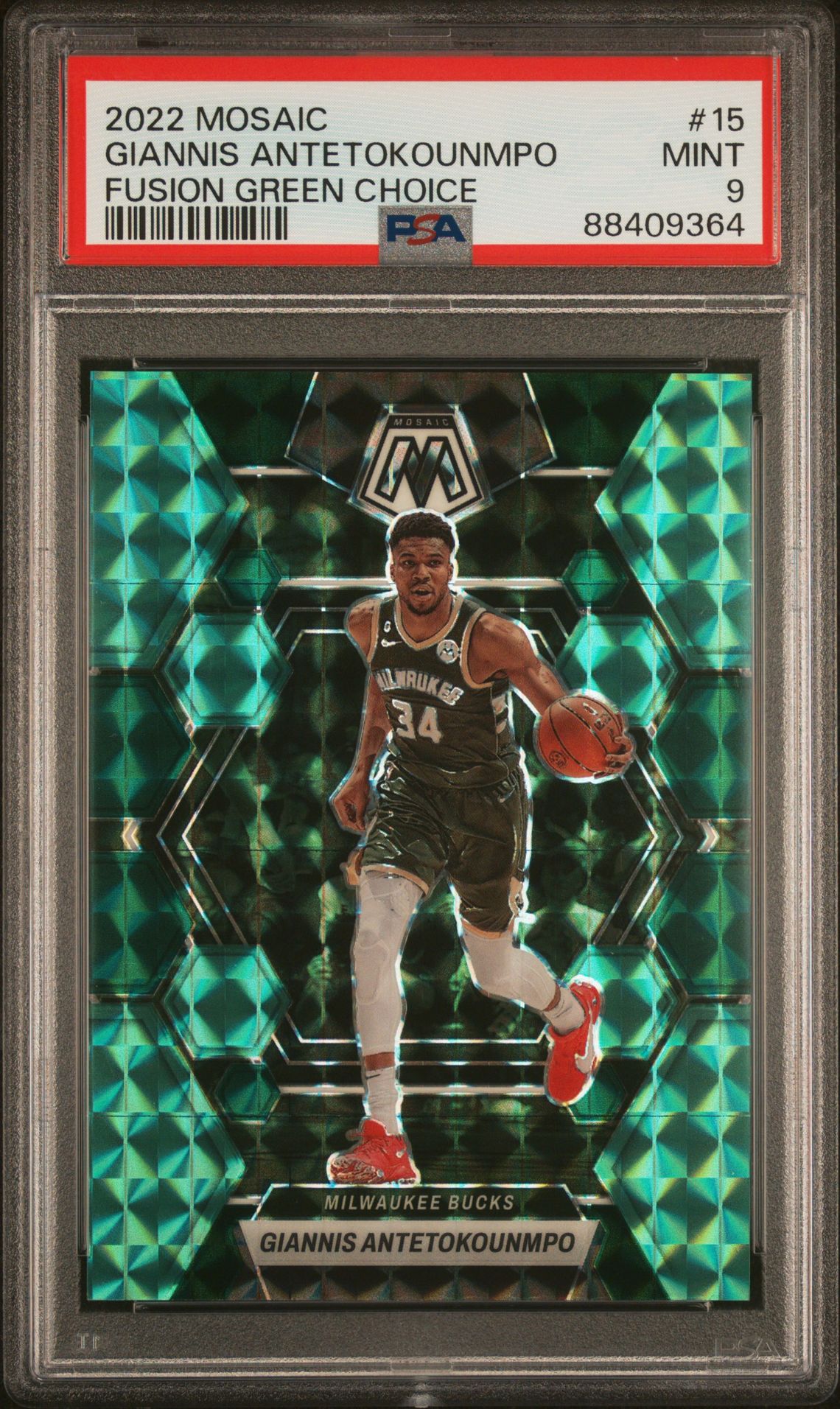 2022 Panini PANINI MOSAIC FUSION GREEN CHOICE #15 Giannis Antetokounmpo front