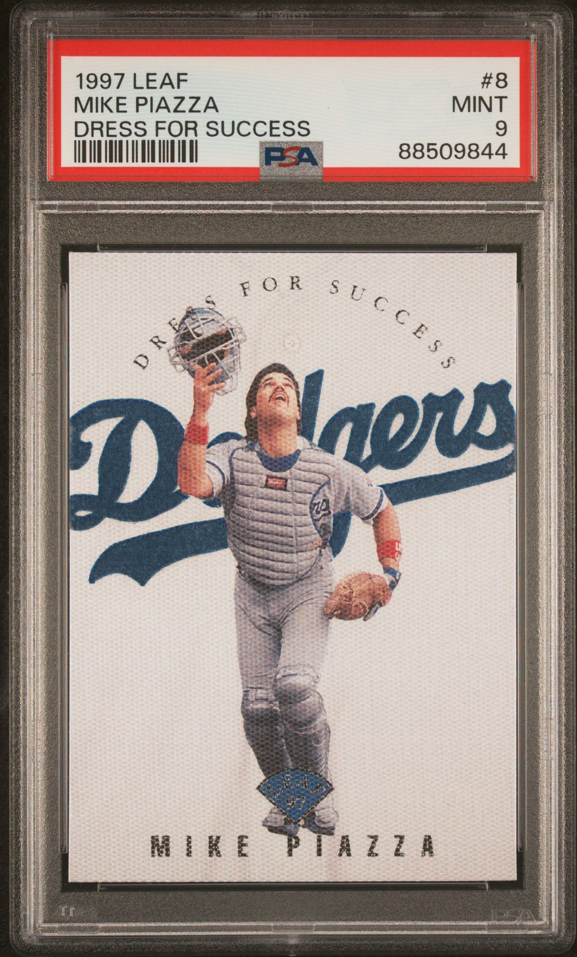 1997 Leaf LEAF DRESS FOR SUCCESS #8 Mike Piazza front