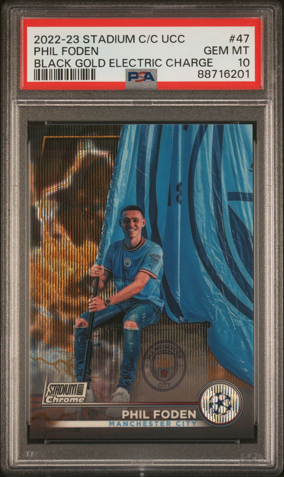 2022-23 Topps TOPPS STADIUM CLUB CHROME UEFA CLUB COMPETITIONS Gold #47 Phil Foden front