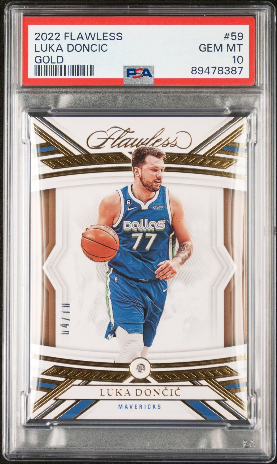 2022 Panini PANINI FLAWLESS GOLD #59 Luka Doncic front