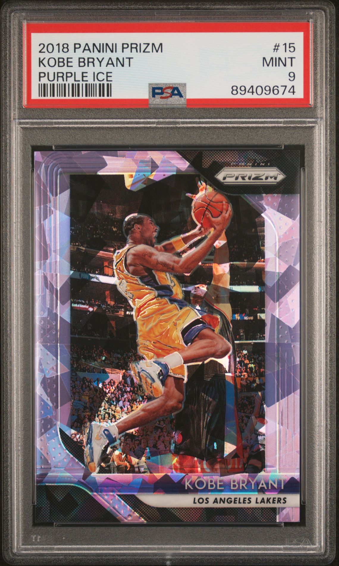 2018 Panini PANINI PRIZM Purple #15 Kobe Bryant front
