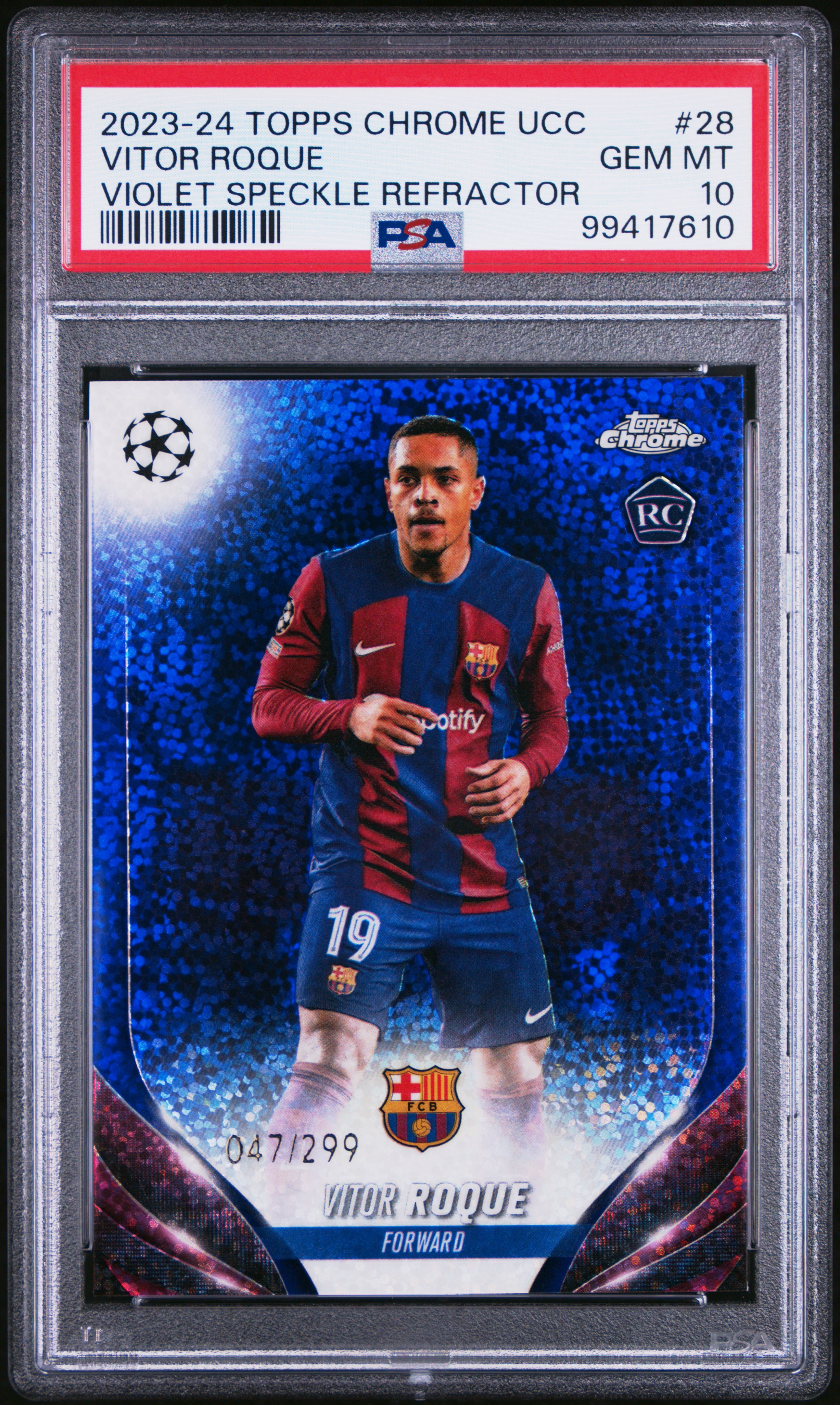 2023-24 Topps Chrome Uefa Club Competitions Vitor Roque #28 (Violet Speckle Refractor) Gem Mt 10 front