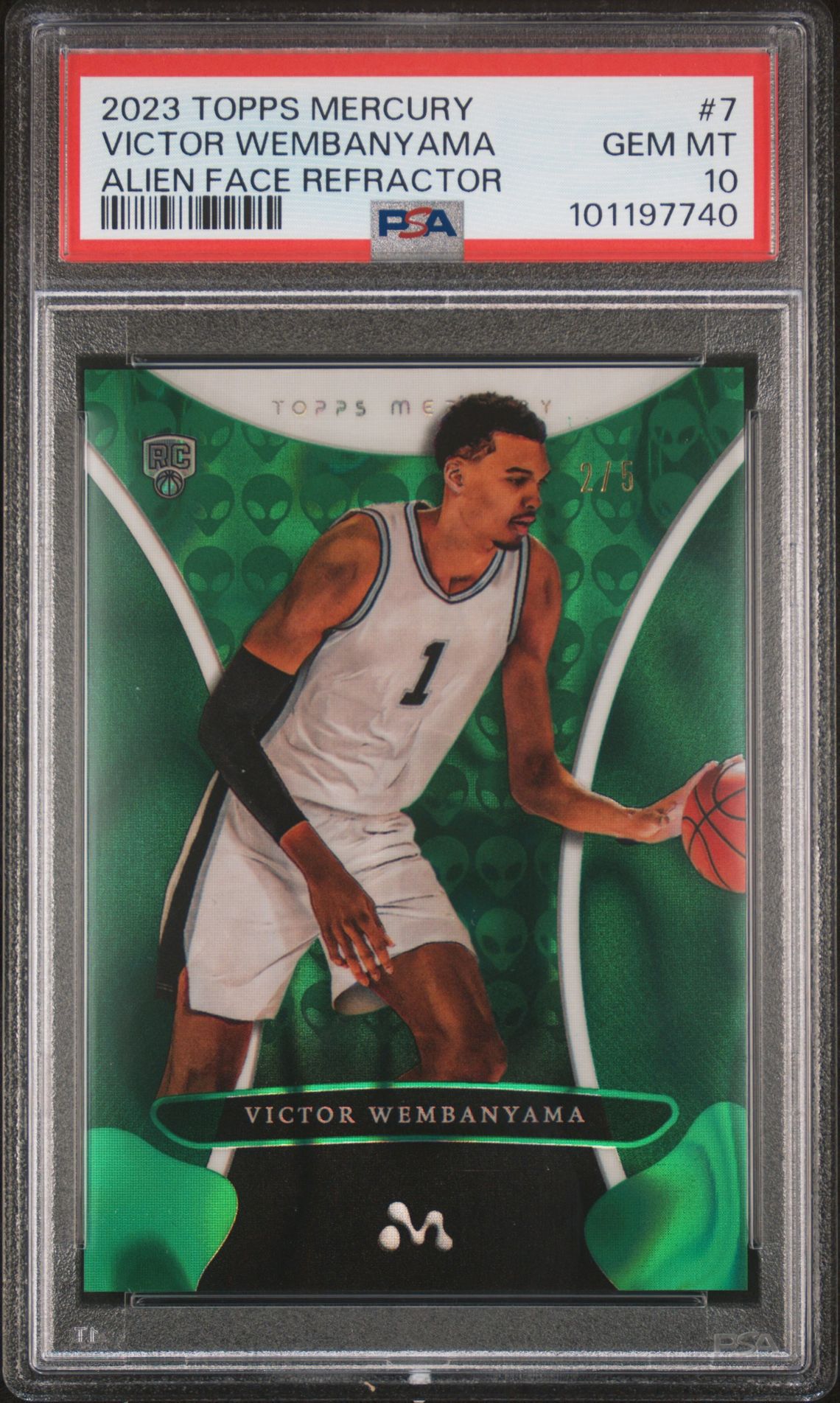 2023 Topps TOPPS MERCURY: VICTOR WEMBANYAMA Refractor #7 Victor Wembanyama front