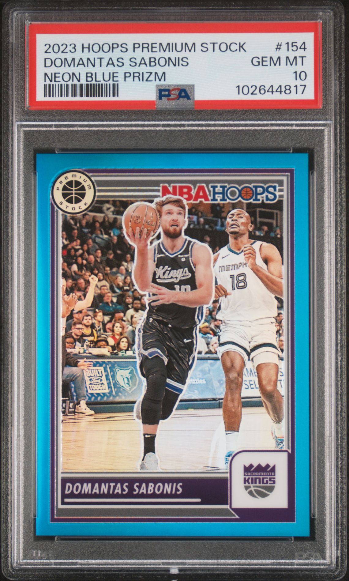 2023 Panini PANINI HOOPS PREMIUM STOCK NEON BLUE PRIZM #154 Domantas Sabonis front