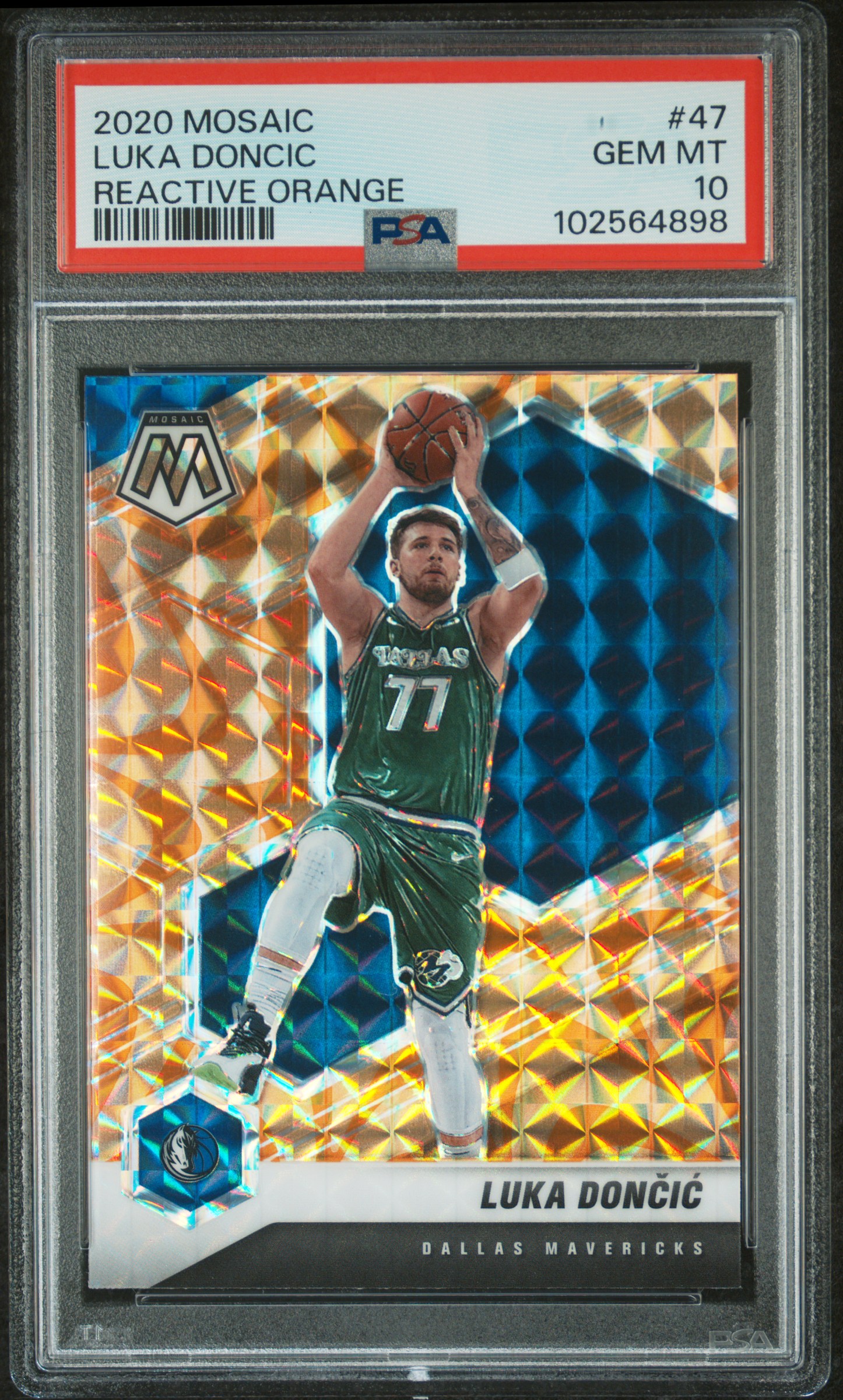 2020 Panini Mosaic Luka Doncic #47 (Reactive Orange) Gem Mt 10 front