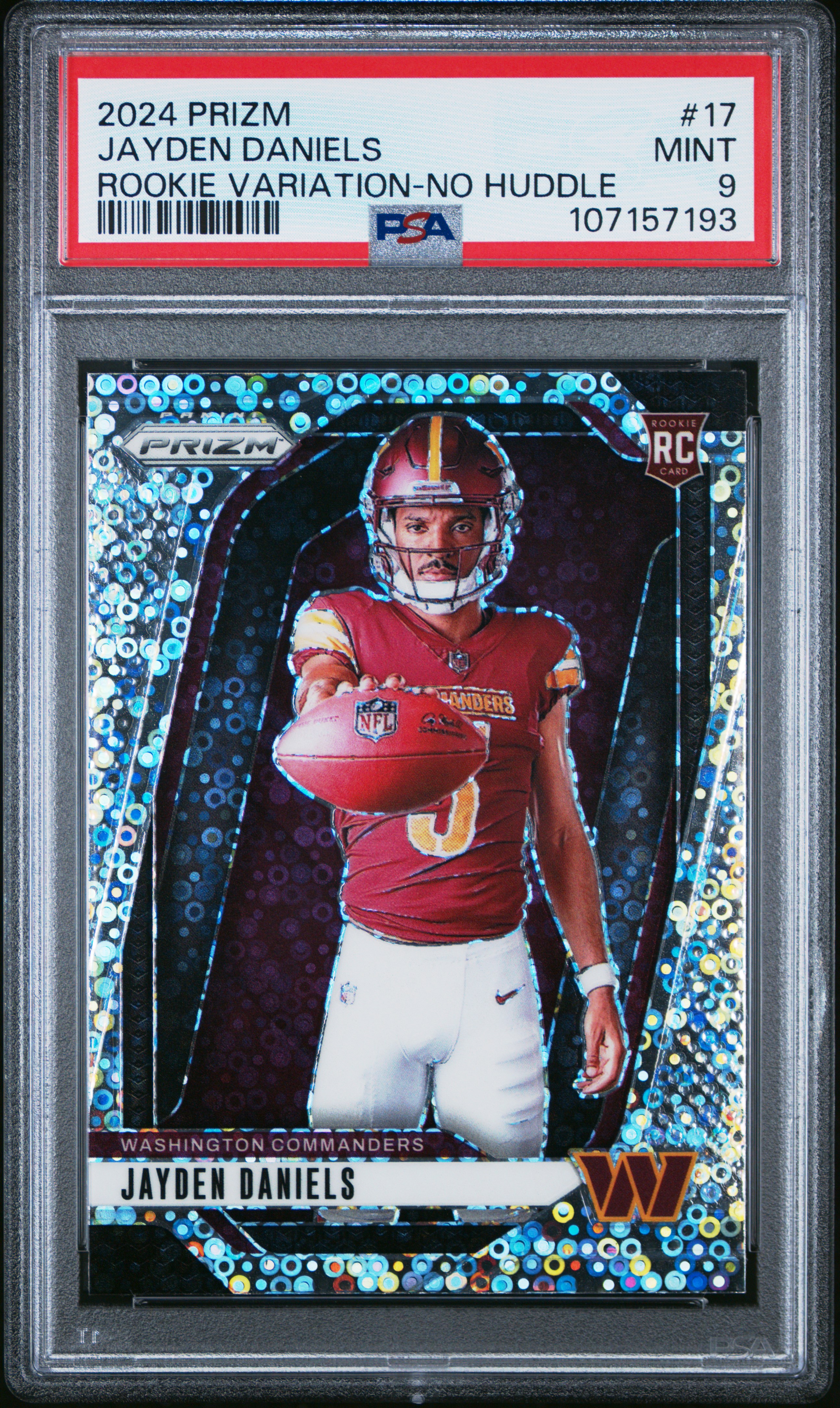 2024 Panini Prizm Rookie Variation Jayden Daniels #17 (Rookie Variation-No Huddle) Mint 9 front