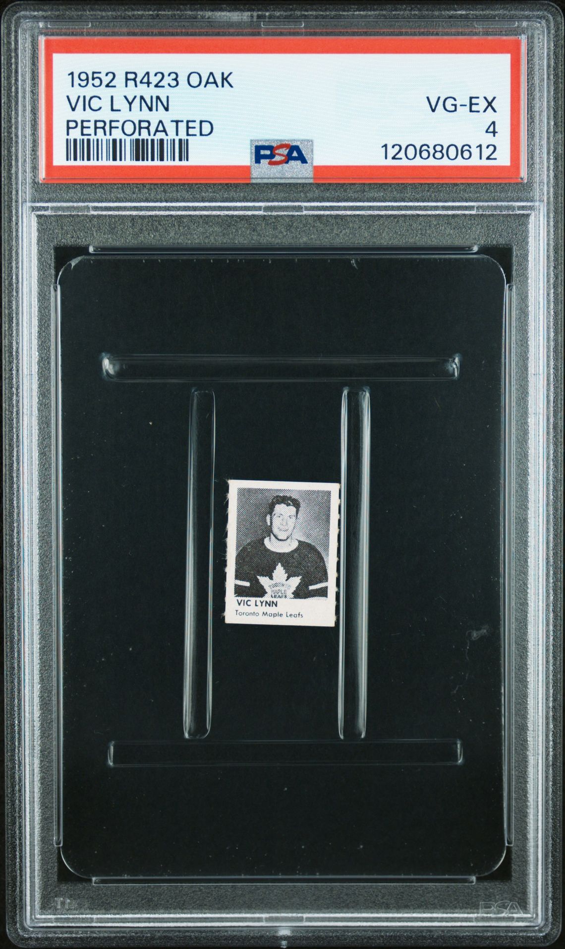 1952 R423 Oak Perforated Vic Lynn (Perforated) Vg-Ex 4 front