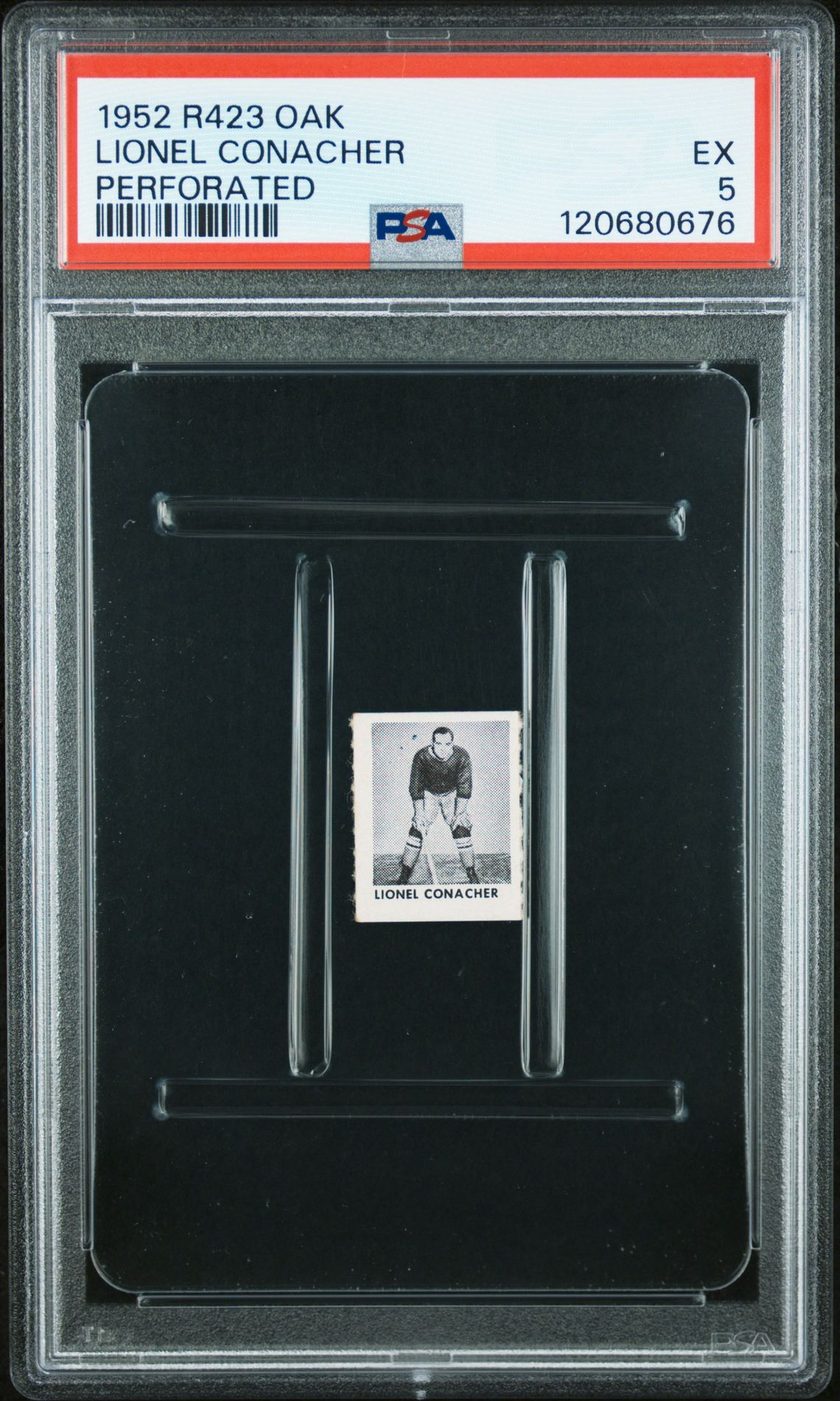 1952 R423 Oak Perforated Lionel Conacher (Perforated) Ex 5 front
