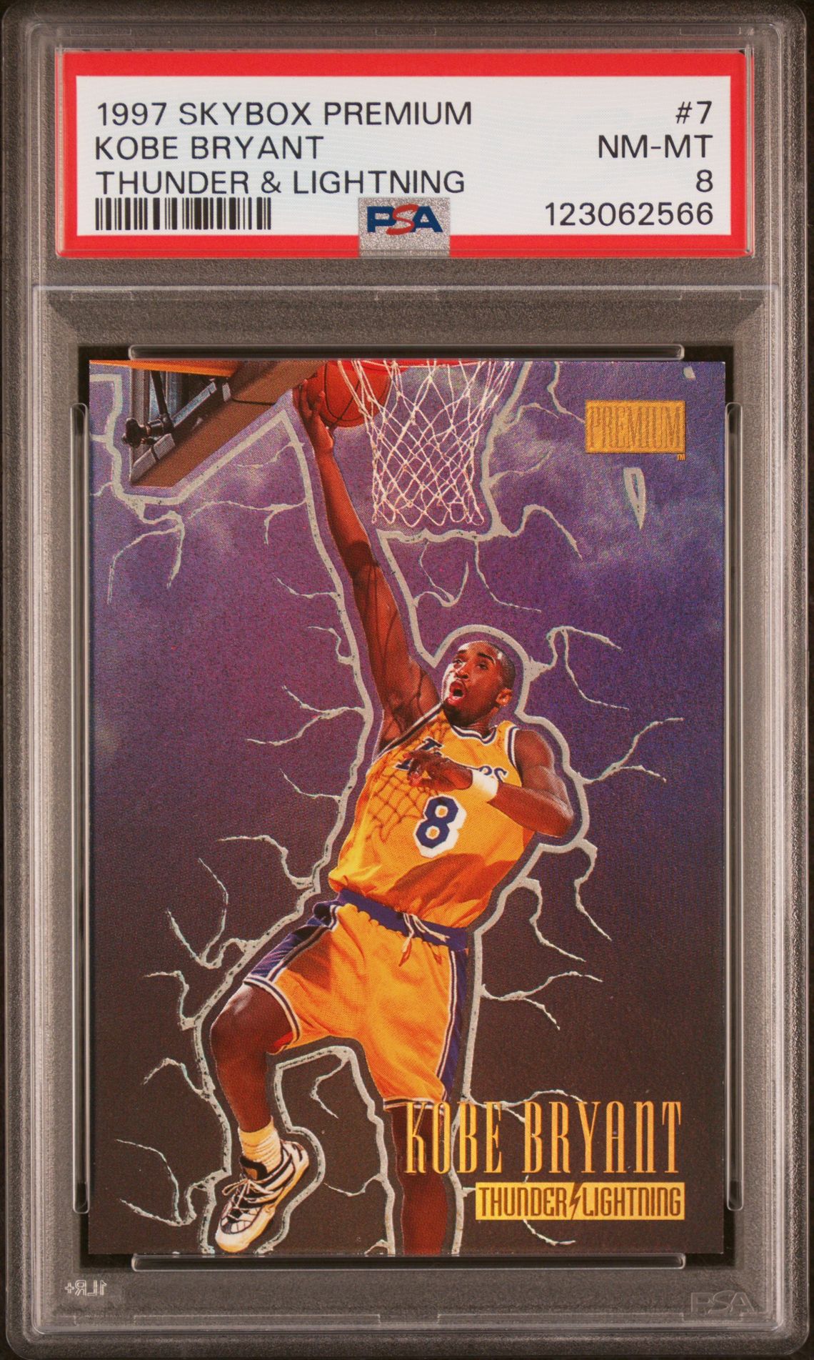 1997 SkyBox SKYBOX PREMIUM THUNDER & LIGHTNING #7 Kobe Bryant front