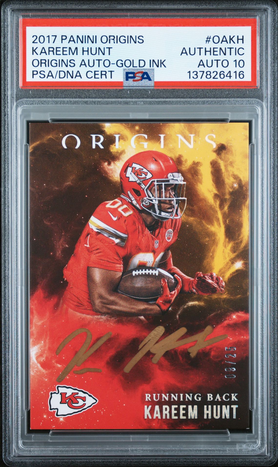 2017 Panini Origins Origins Autographs Kareem Hunt #Oakh (Origins Auto-Gold Ink) N0: Authentic front