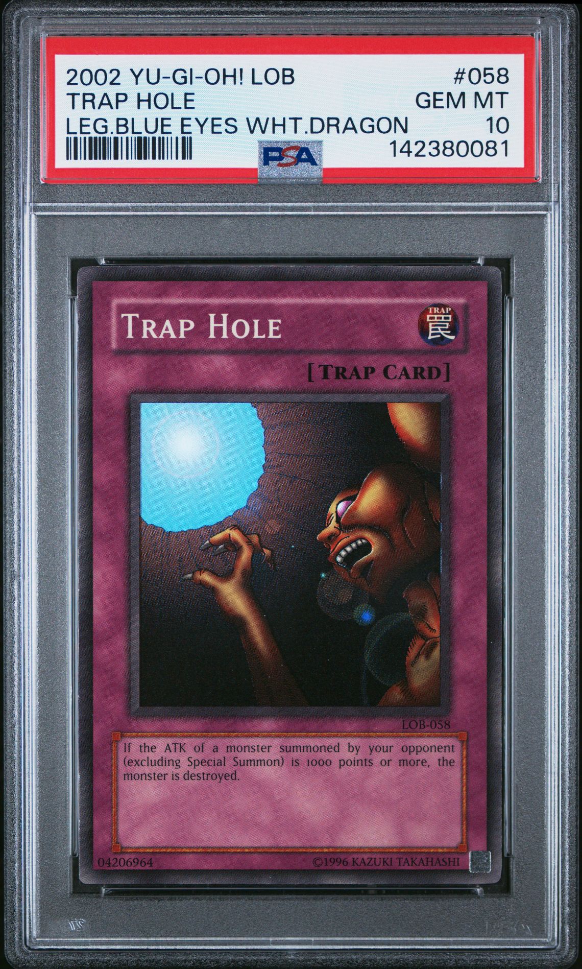 2002 Yu-Gi-Oh! YU-GI-OH! LOB-LEGEND OF BLUE EYES WHITE DRAGON Holo #058 Trap Hole front