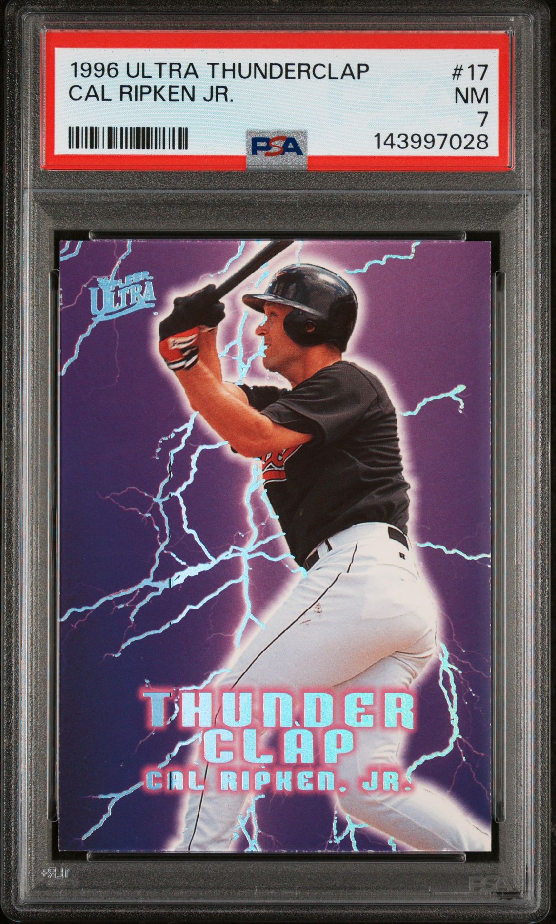 1996 Fleer ULTRA THUNDERCLAP #17 Cal Ripken Jr. front