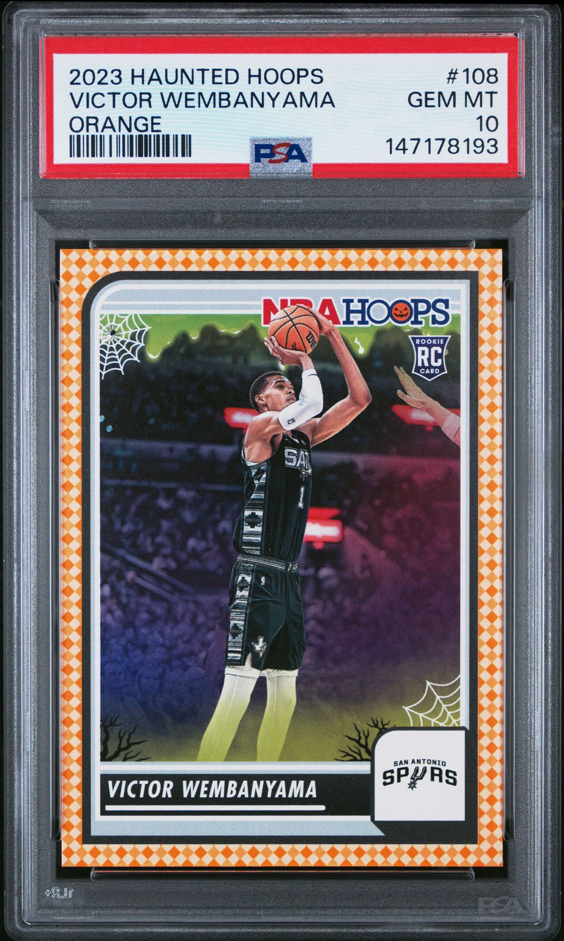 2023 Panini Haunted Hoops Victor Wembanyama #108 (Orange) Gem Mt 10 front