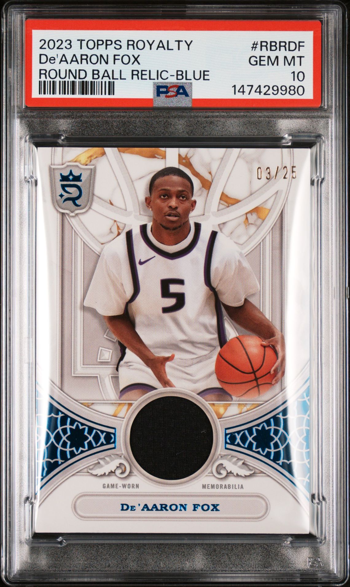 2023 Topps TOPPS ROYALTY ROUND BALL RELICS BLUE #RBRDF De'Aaron Fox front