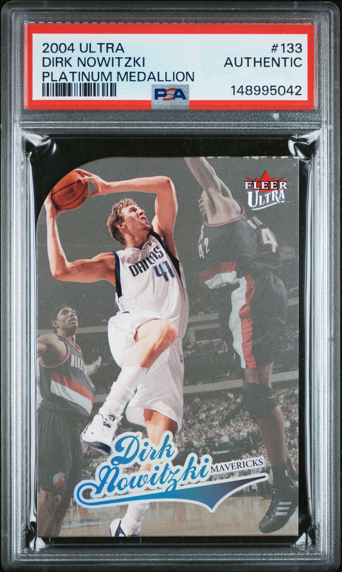 2004 Ultra Dirk Nowitzki #133 (Platinum Medallion) N0: Authentic front