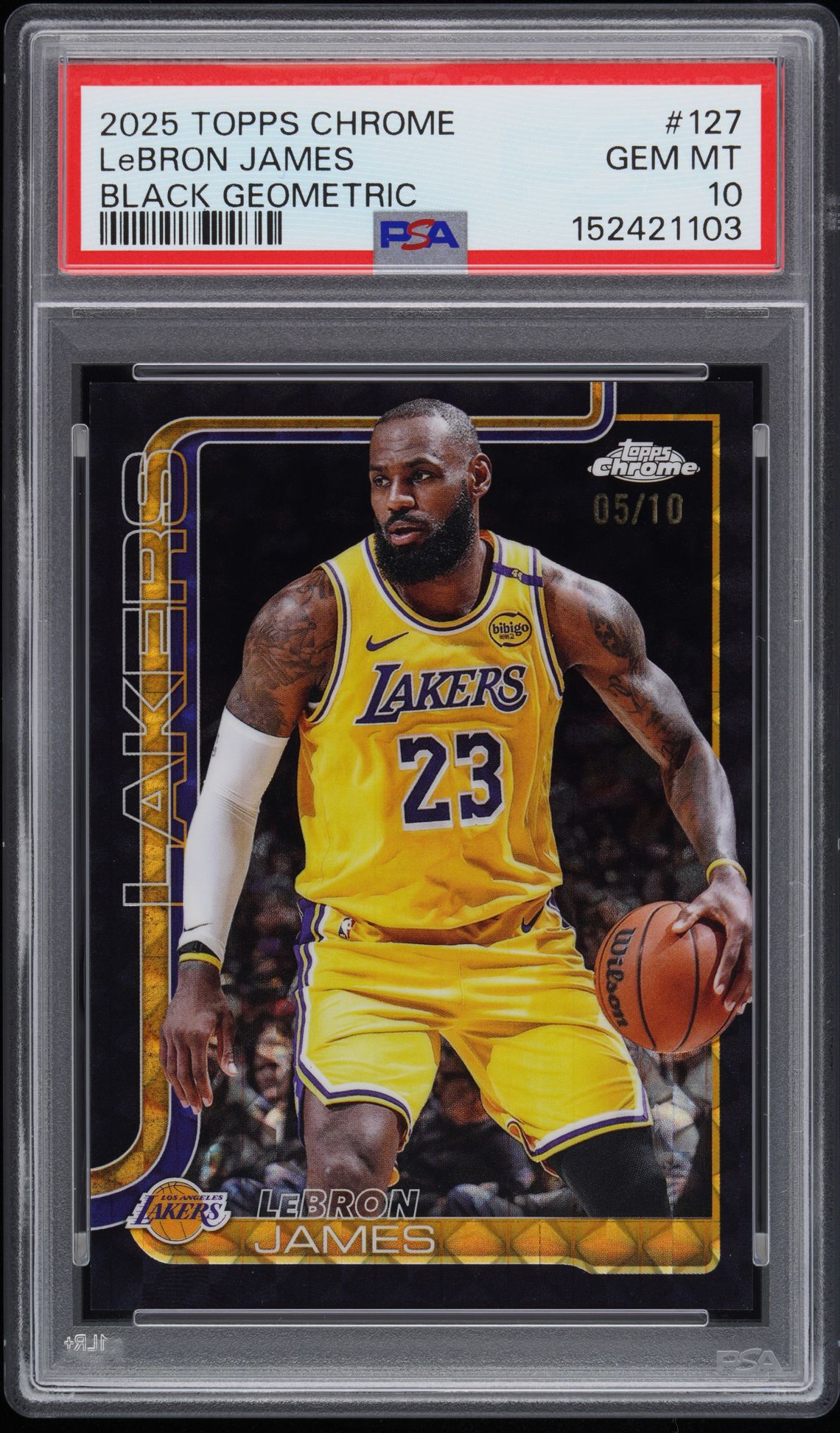2025 Topps TOPPS CHROME Black #127 Lebron James front