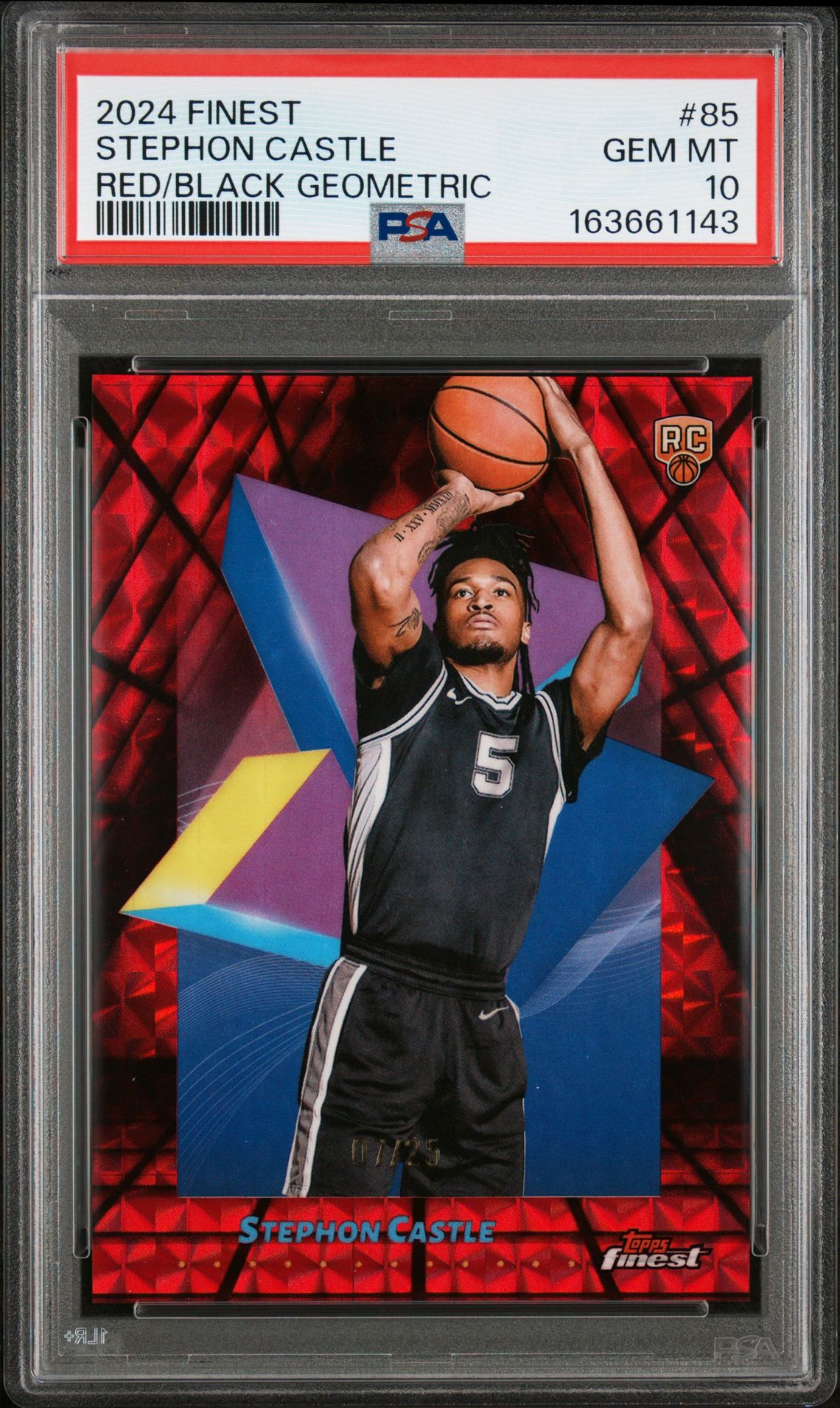 2024 TOPPS FINEST STEPHON CASTLE RED/BLACK GEOMETRIC 85 GEM MT 10 front